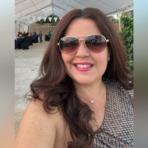 Meet your Posher, Ana paula